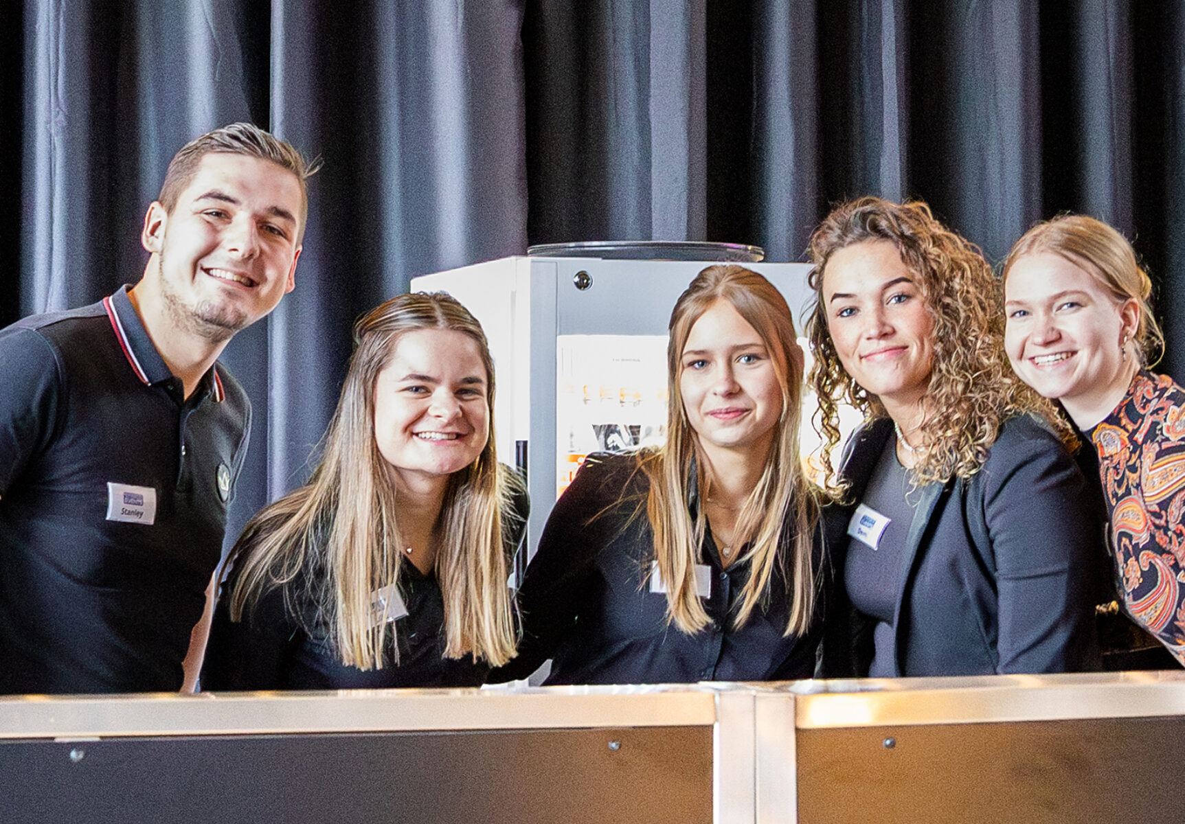 Groepsfoto van het barteam van Sanka Events tijdens de Sanka Try-Outs.